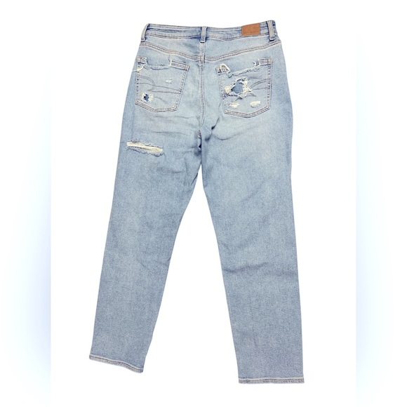 Women’s American eagle high rise light wash distressed jeans size 8 - Picture 2 of 2
